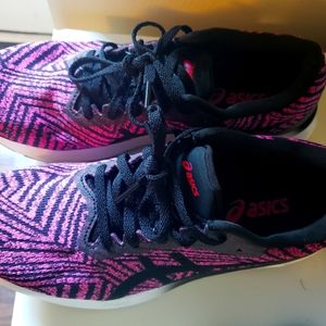 @asics women sz7